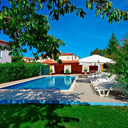 And With A Swimming Pool Novigrad - 6951 Pensionat Novigrad Istria