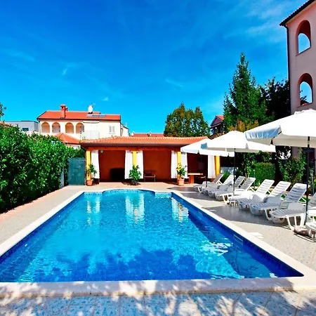 And With A Swimming Pool Novigrad - 6951 Pensjonat