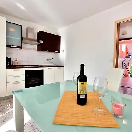 And With A Swimming Pool Novigrad - 6951 בית הארחה Novigrad Istria