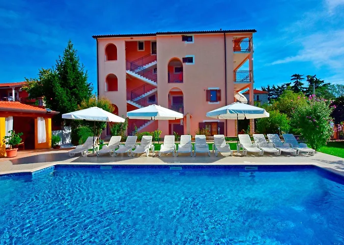 And With A Swimming Pool Novigrad - 6951 Konukevi Novigrad Istria