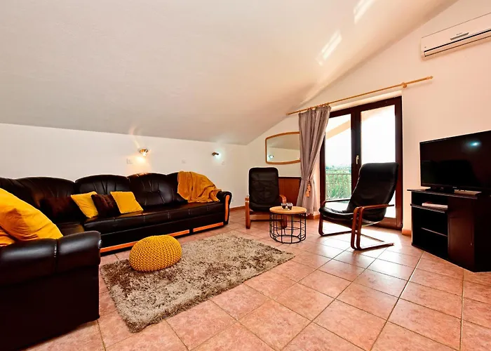 And With A Swimming Pool Novigrad - 6951 3*